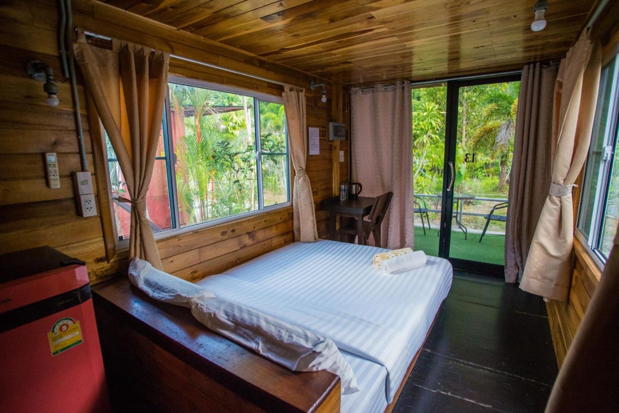 The Camper Lodge Khao Sok Ban Bang Bon Bagian luar foto